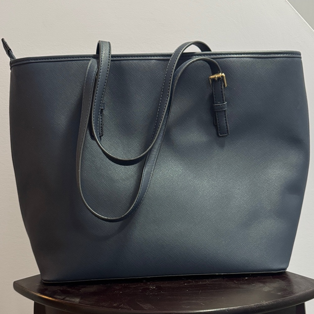 NWOT Classic Navy Tote Bag for Women - Structured Everyday Carry